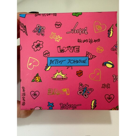 Bite into Style: These Apple Earrings Are Simply To Die For. - Picture 5 of 5